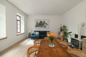 Spacious Apartment in Historical district with FREE parking